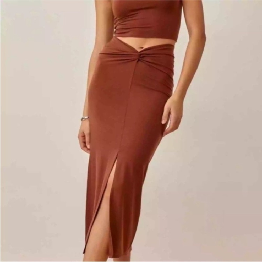 New with Tags! Reformation Rylan Chestnut Skirt, XS